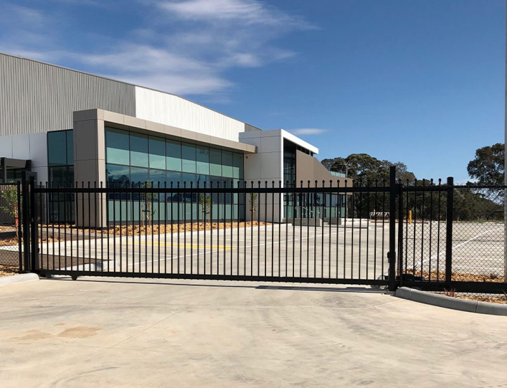 Steel Fencing VS Timber Fencing Diamond Fence Aust Pty Ltd